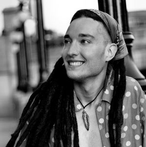 Meet your Posher, Laurence